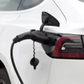Elektrikli araç bataryalarının ömrünü iki katına çıkarmanın basit yolunu önerdiler