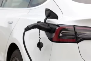 Elektrikli araç bataryalarının ömrünü iki katına çıkarmanın basit yolunu önerdiler